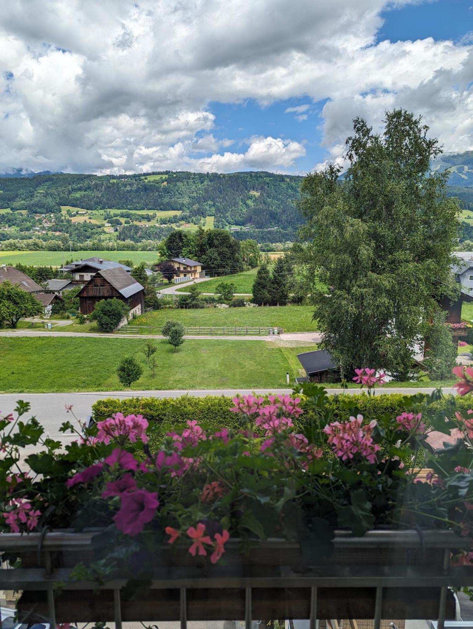 Haus Kathan Kamering ภายนอก รูปภาพ
