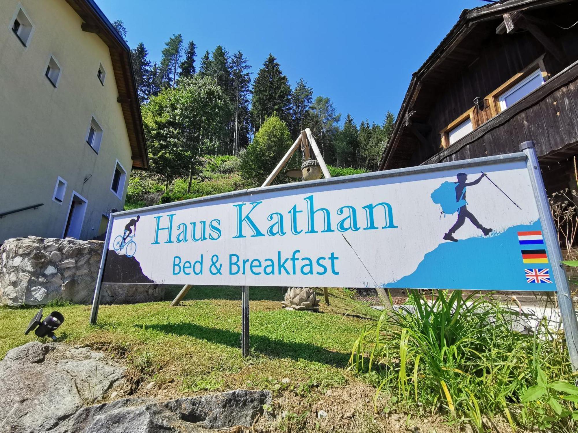 Haus Kathan Kamering ภายนอก รูปภาพ